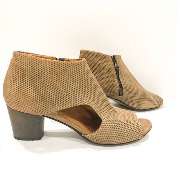 Gidigio Tan Chelsea Peep Toe Ankle Boot Size 38.5 - Picture 1 of 8